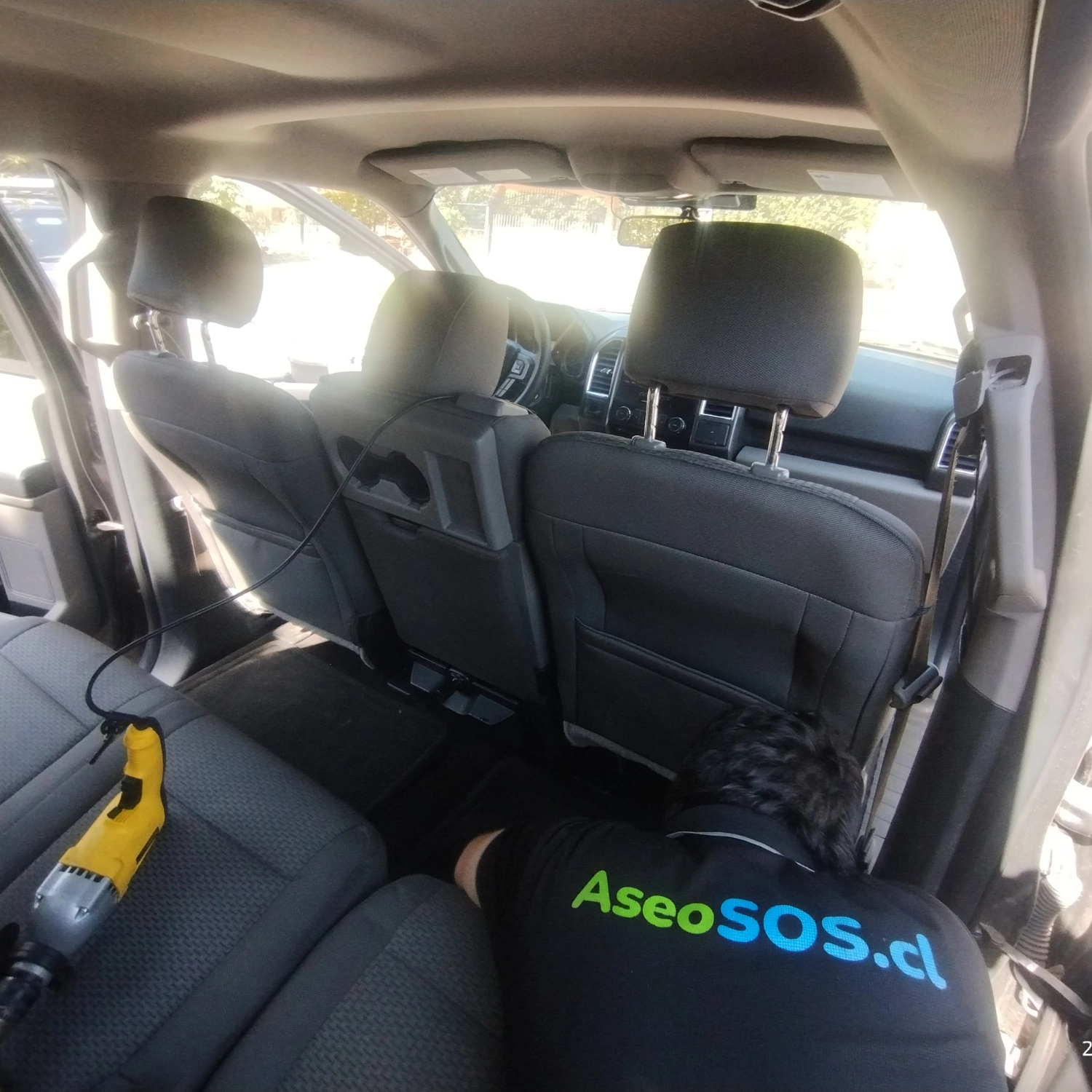 Servicio de limpieza auto 10