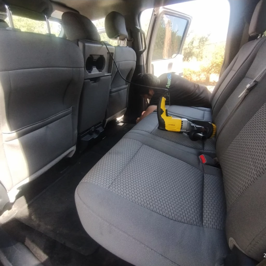 Servicio de limpieza auto 12